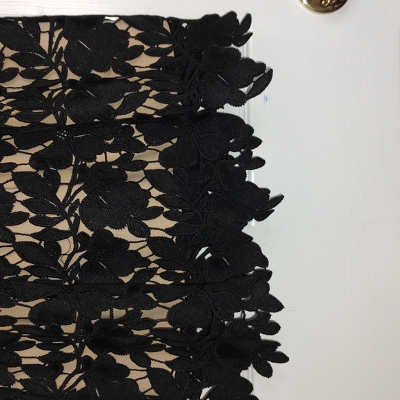 Romeo and Juliet Black Lace dress - Picture 2 of 6